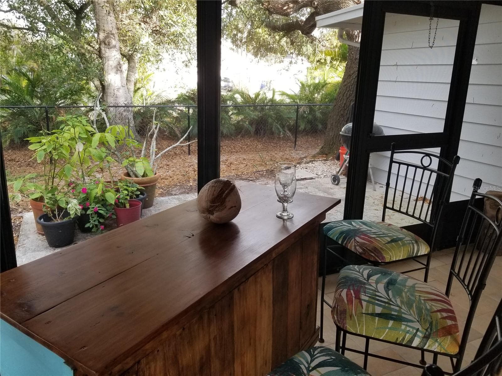 LARGE LANIA PERFECT FOR A BAR AREA - 1720 FOSSIL DR, ENGLEWOOD
