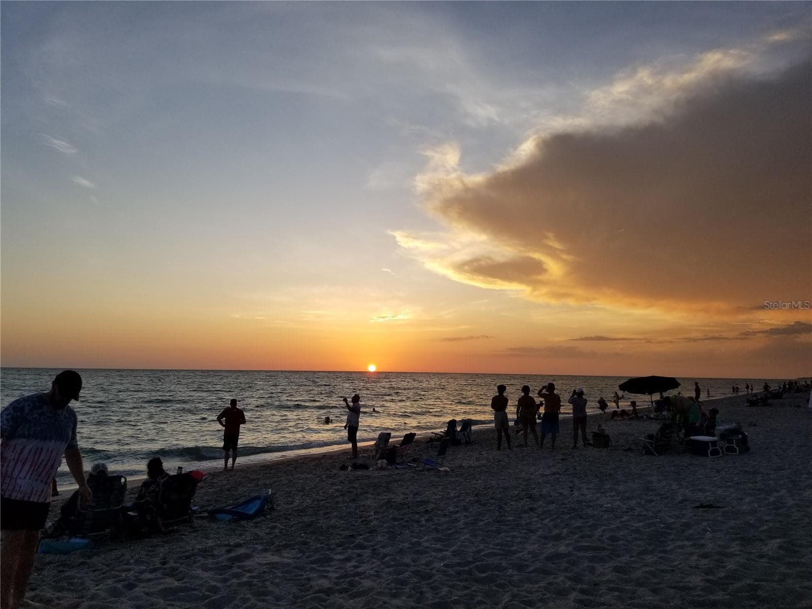 SUNSETS JUST DOWN THE STREET - 1720 FOSSIL DR, ENGLEWOOD