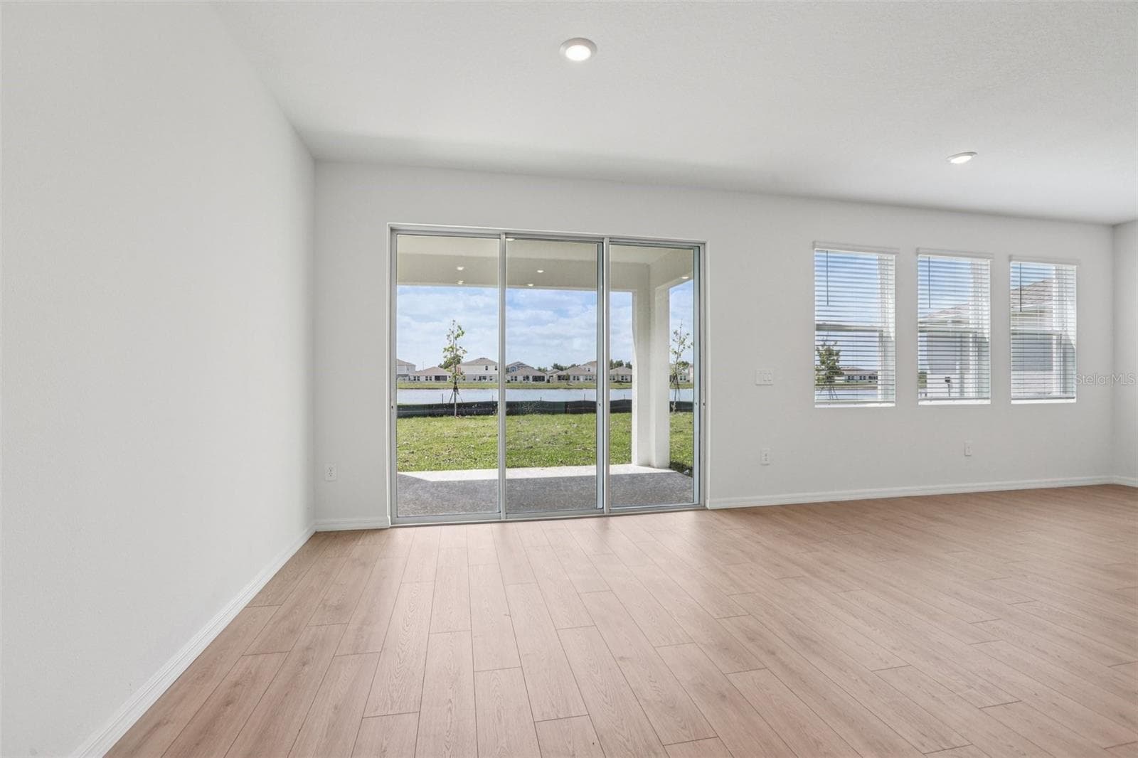Single Family Residence at 5352 CLOUDBERRY AVE, LAKELAND, photo 9 of 50