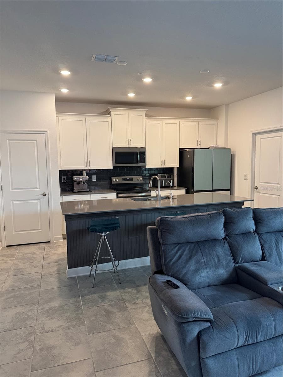 Townhouse at 11924 BOLDFACE DR, ORLANDO, photo 11 of 40