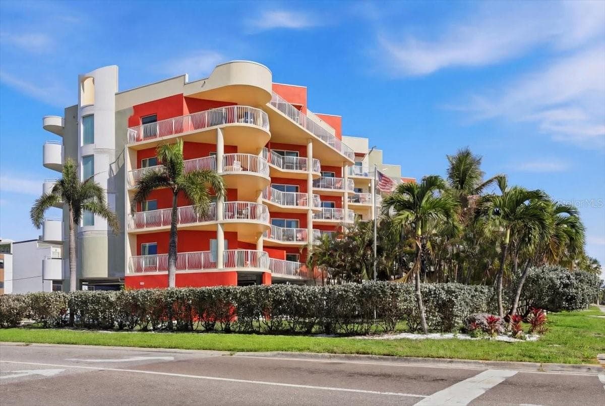 CRYSTAL PALMS BCH RESORT AT TREASURE ISLAND CONDO