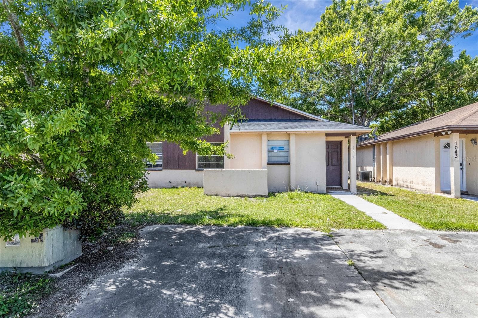 Duplex at 1047 / 1049 CAPTIVA PT, LAKELAND, photo 2 of 2