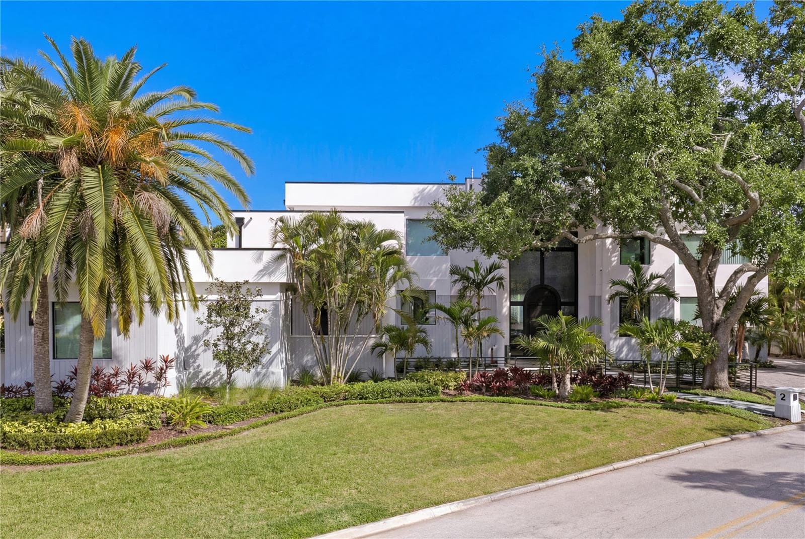 Expansive Corner Lot - 2 SANDPIPER RD, TAMPA