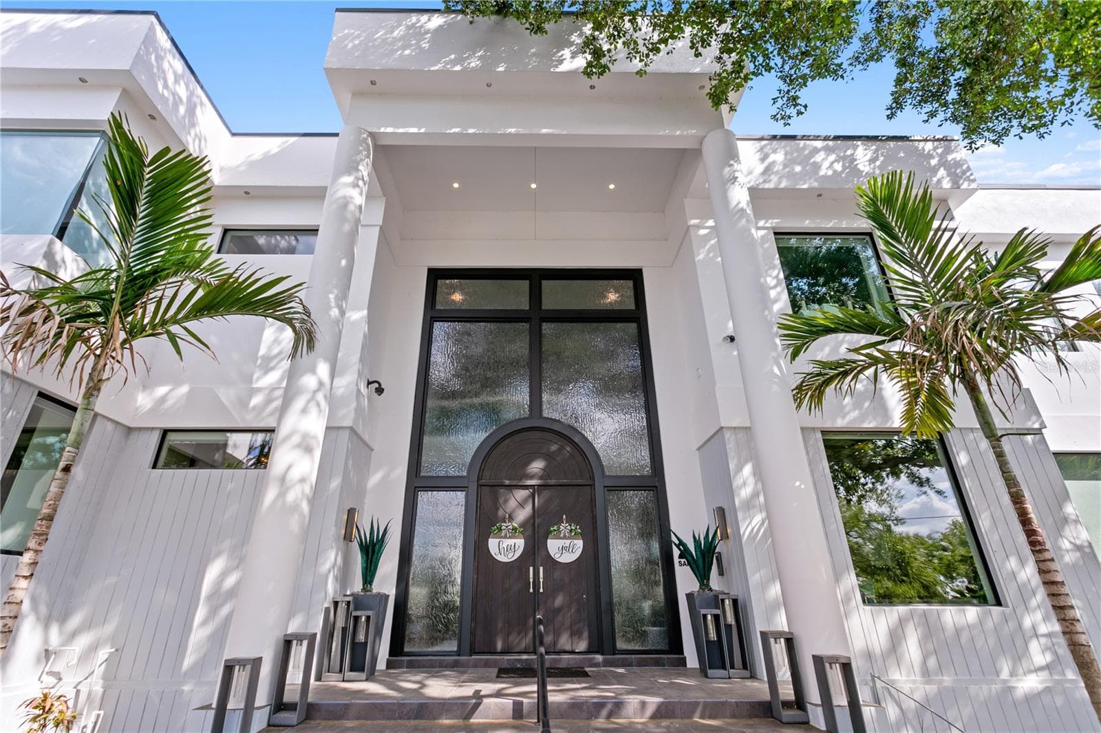 Wow Factor Entrance - 2 SANDPIPER RD, TAMPA