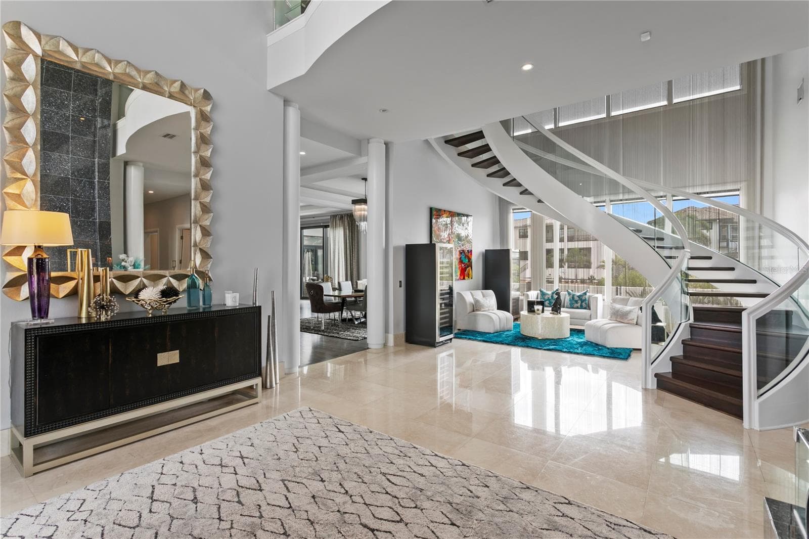 Impressive Entry - 2 SANDPIPER RD, TAMPA