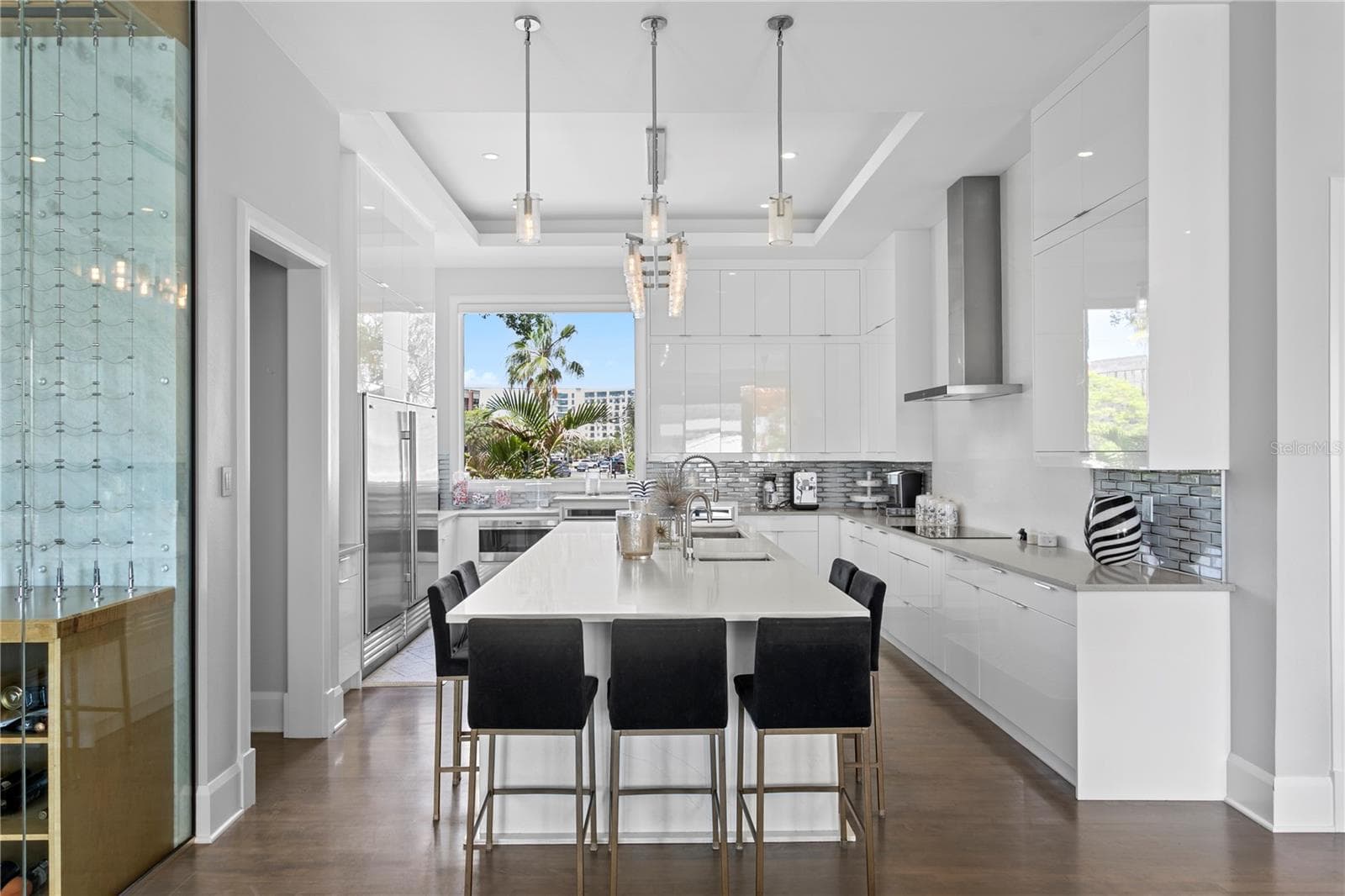 Seating for Seven at the Kitchen Island - 2 SANDPIPER RD, TAMPA