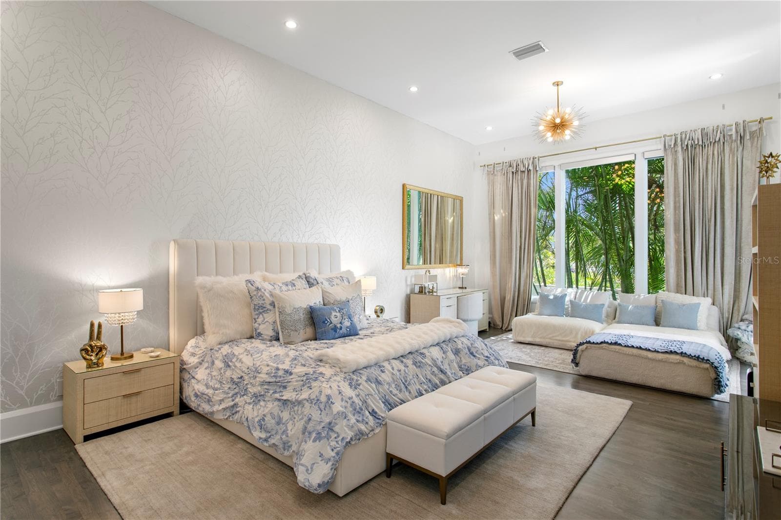 Second Owner's Suite on the First Floor - 2 SANDPIPER RD, TAMPA