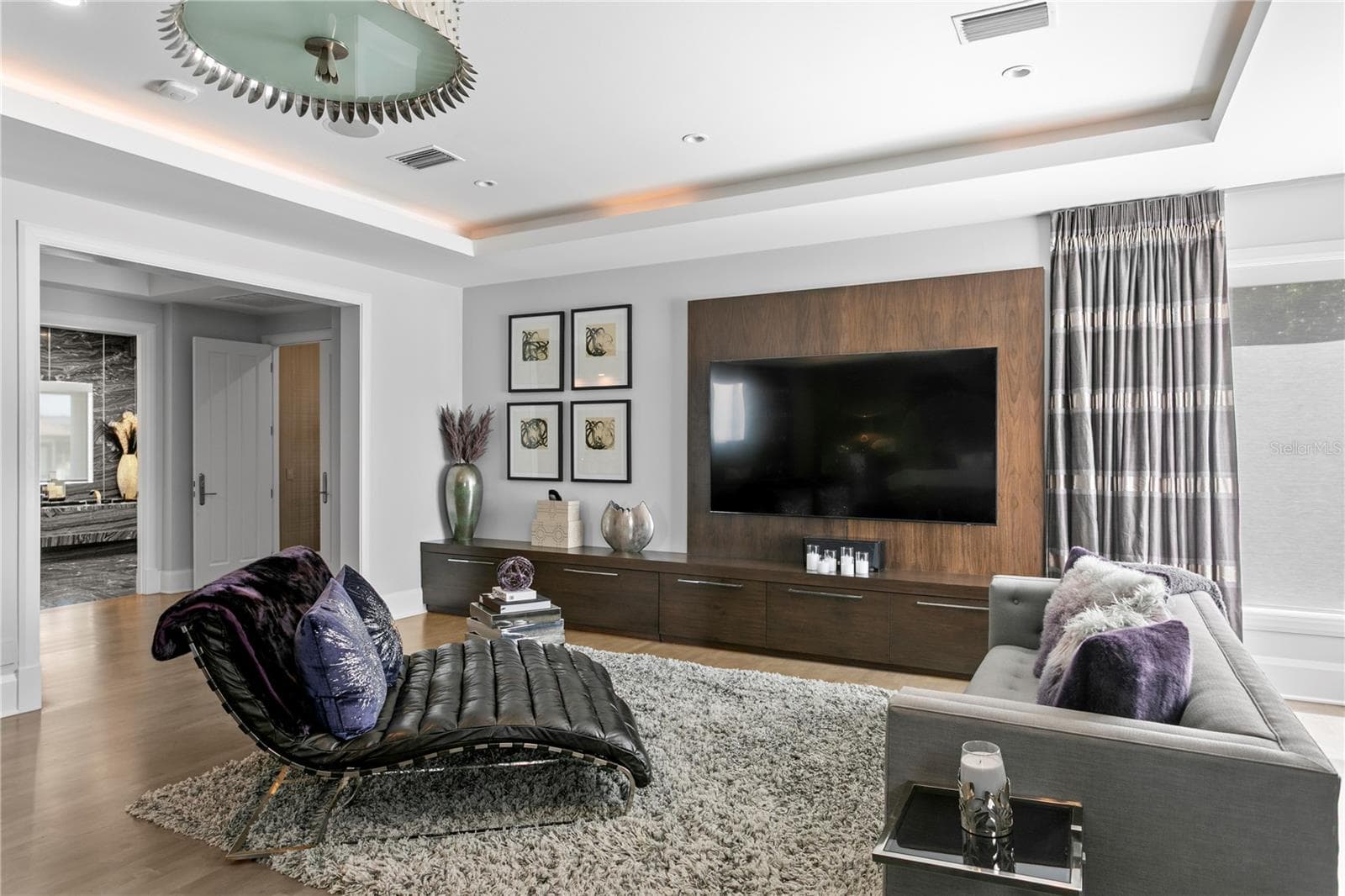 Built-In Storage - 2 SANDPIPER RD, TAMPA