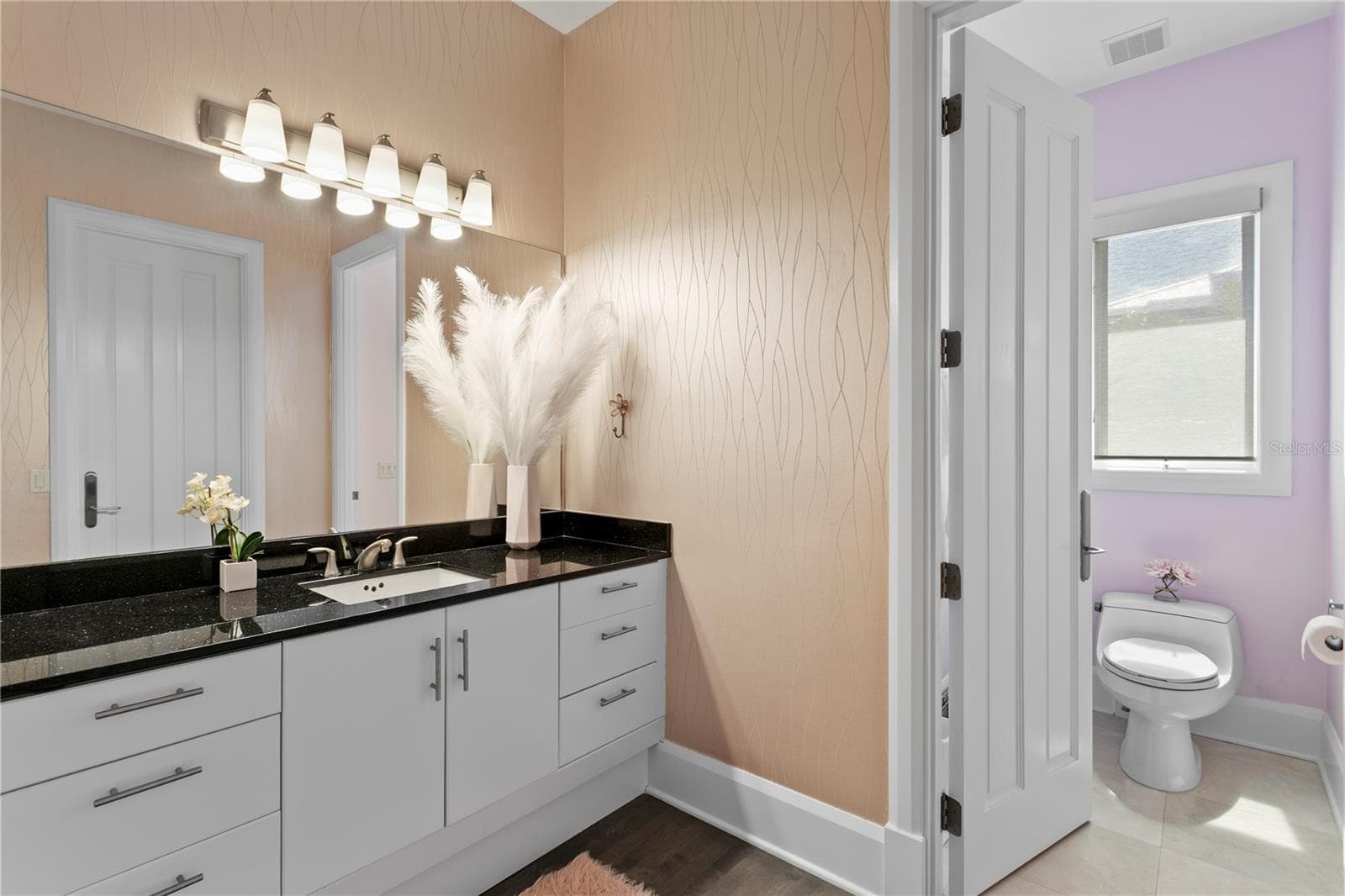 Bedroom 5 En-Suite Bath - 2 SANDPIPER RD, TAMPA