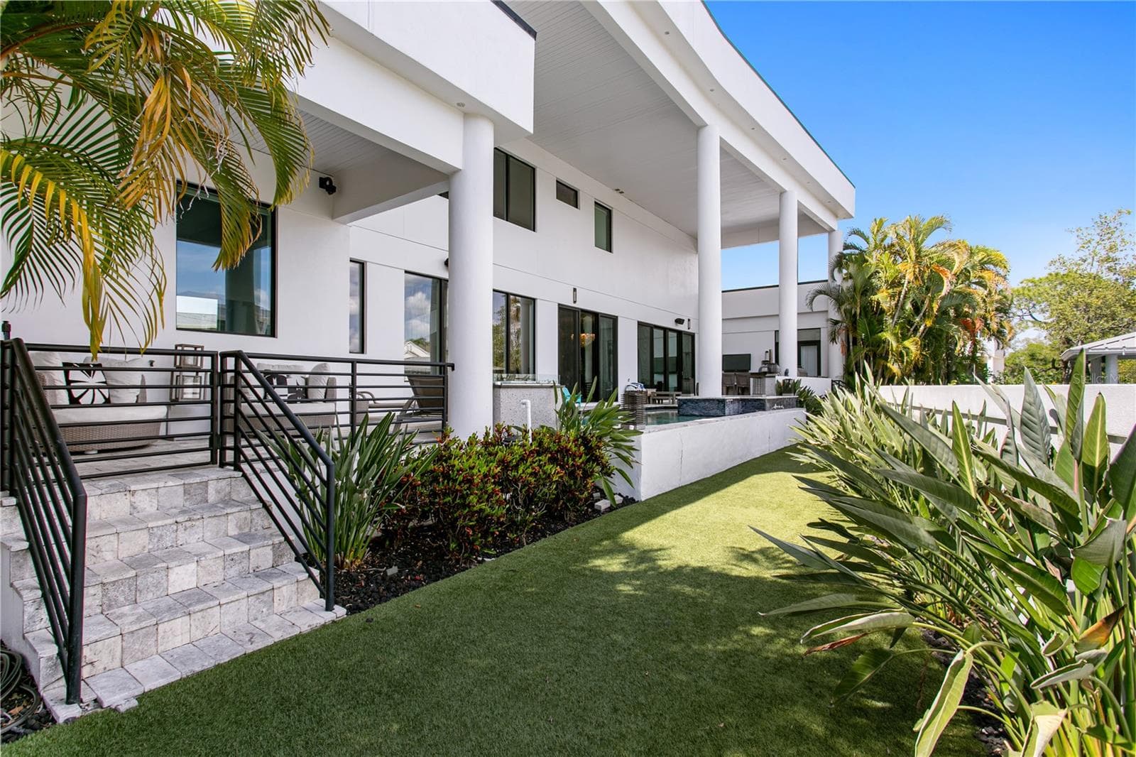 Artificial Turf for Low Maintenance Living - 2 SANDPIPER RD, TAMPA