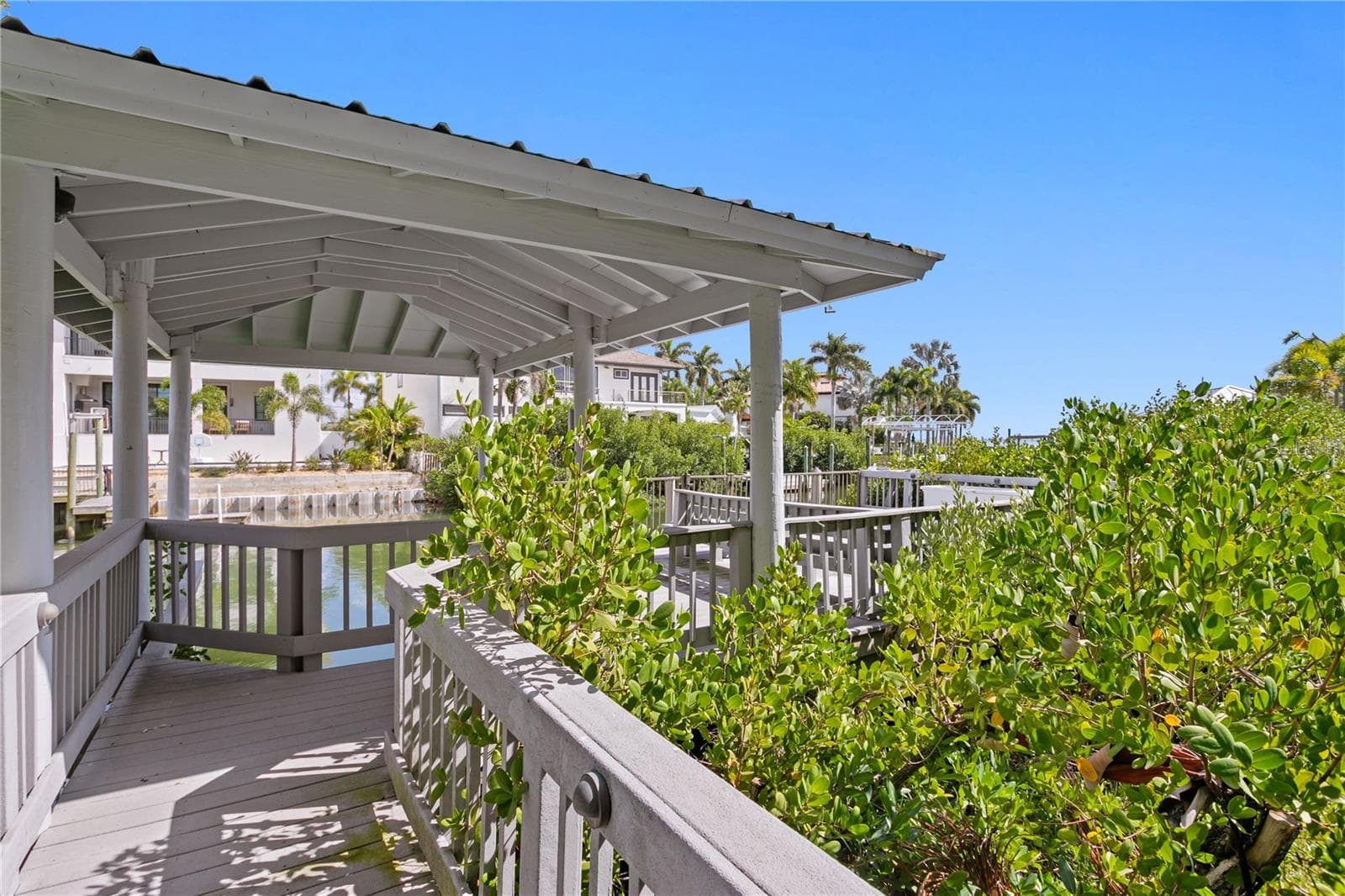 Covered Boat Slip - 2 SANDPIPER RD, TAMPA