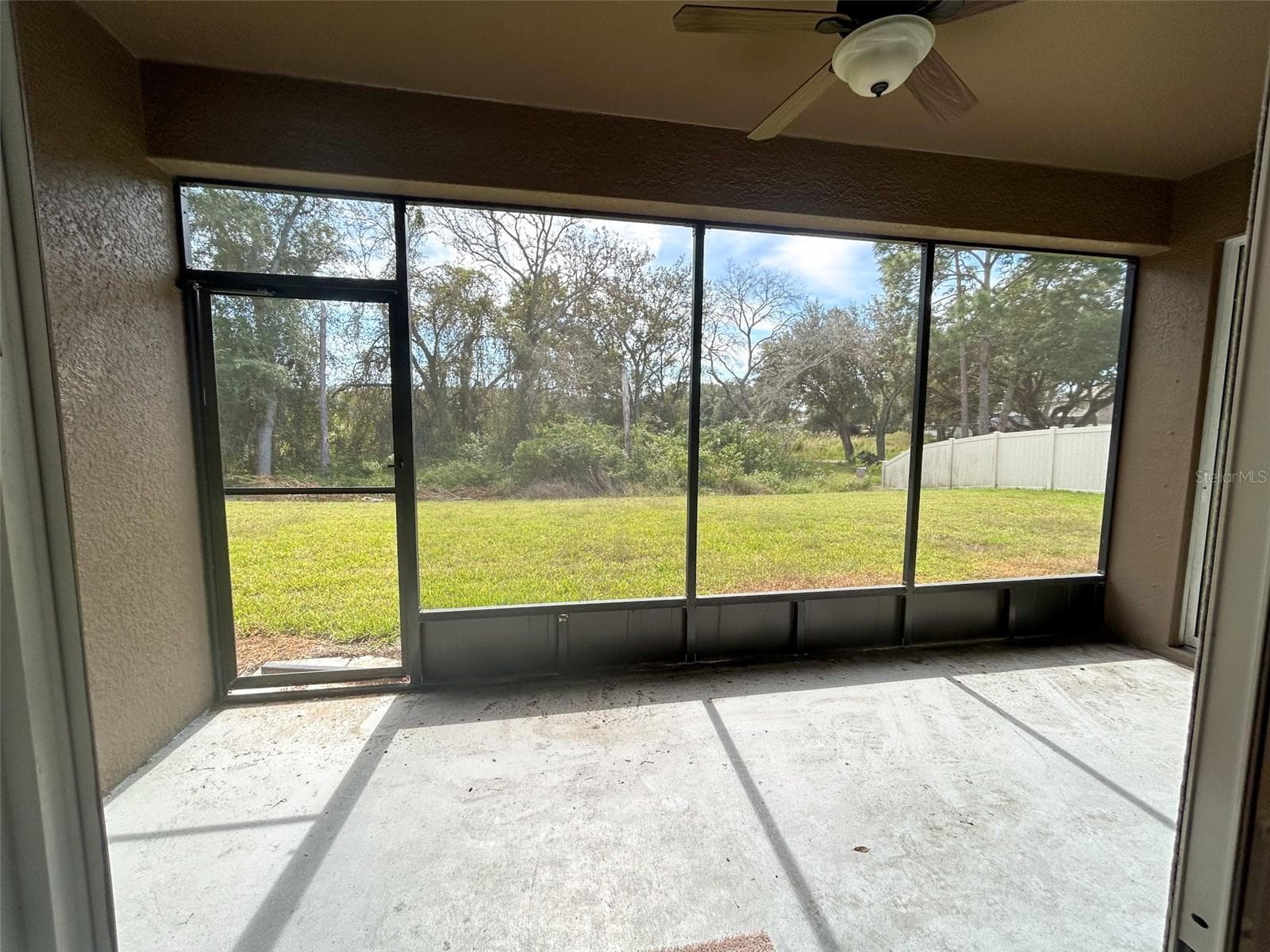 Backyard screen patio - 13814 BEE TREE CT, HUDSON