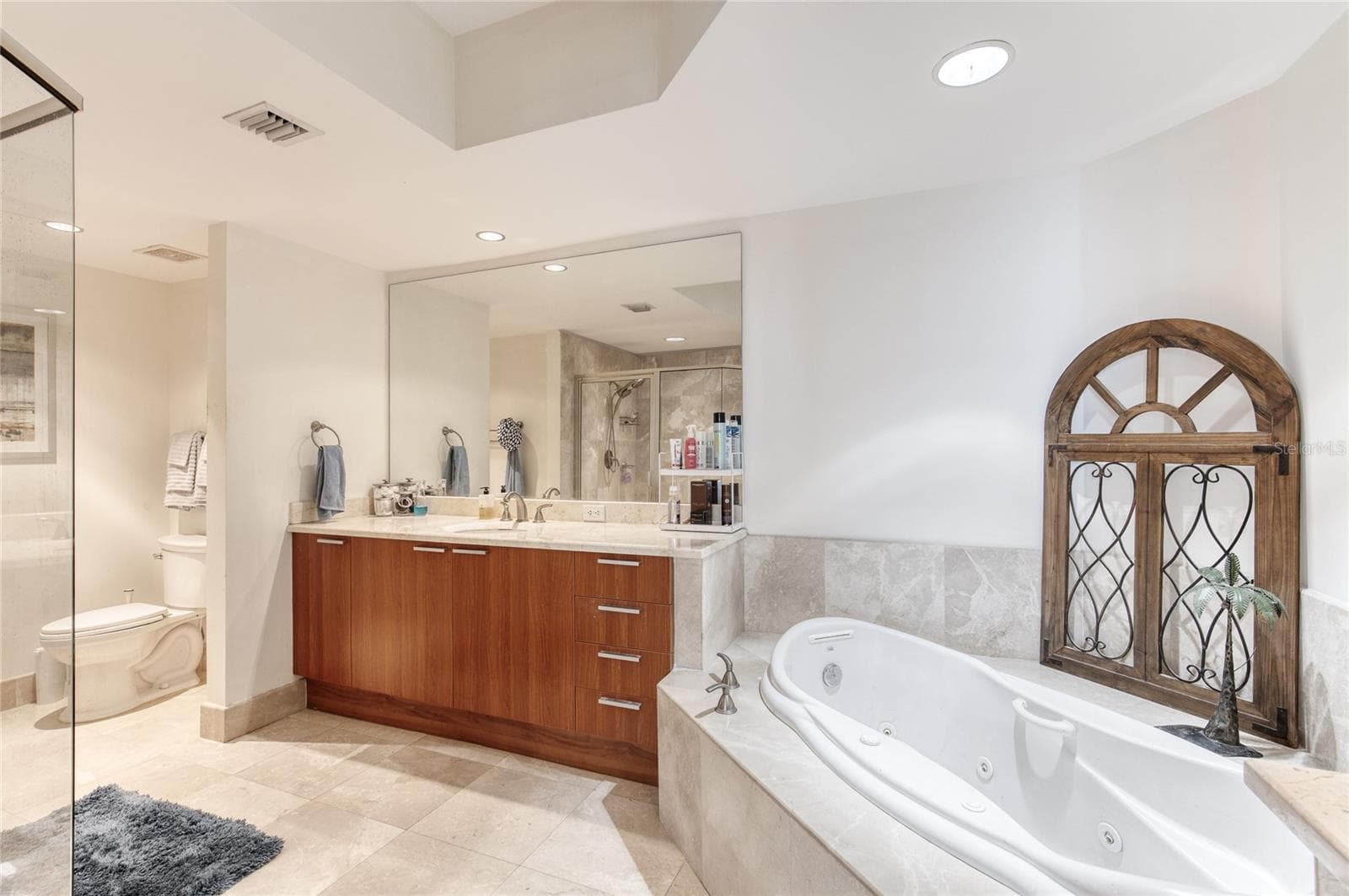 Primary Bath - 241 RIVERSIDE DR #405, HOLLY HILL