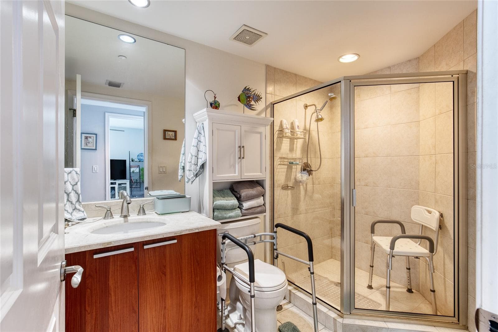 Hall Bath - 241 RIVERSIDE DR #405, HOLLY HILL
