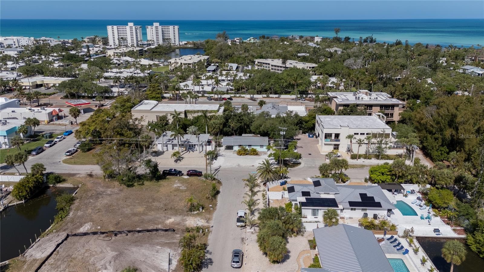Single Family Residence at 5026 CALLE MINORGA, SARASOTA, photo 26 of 27