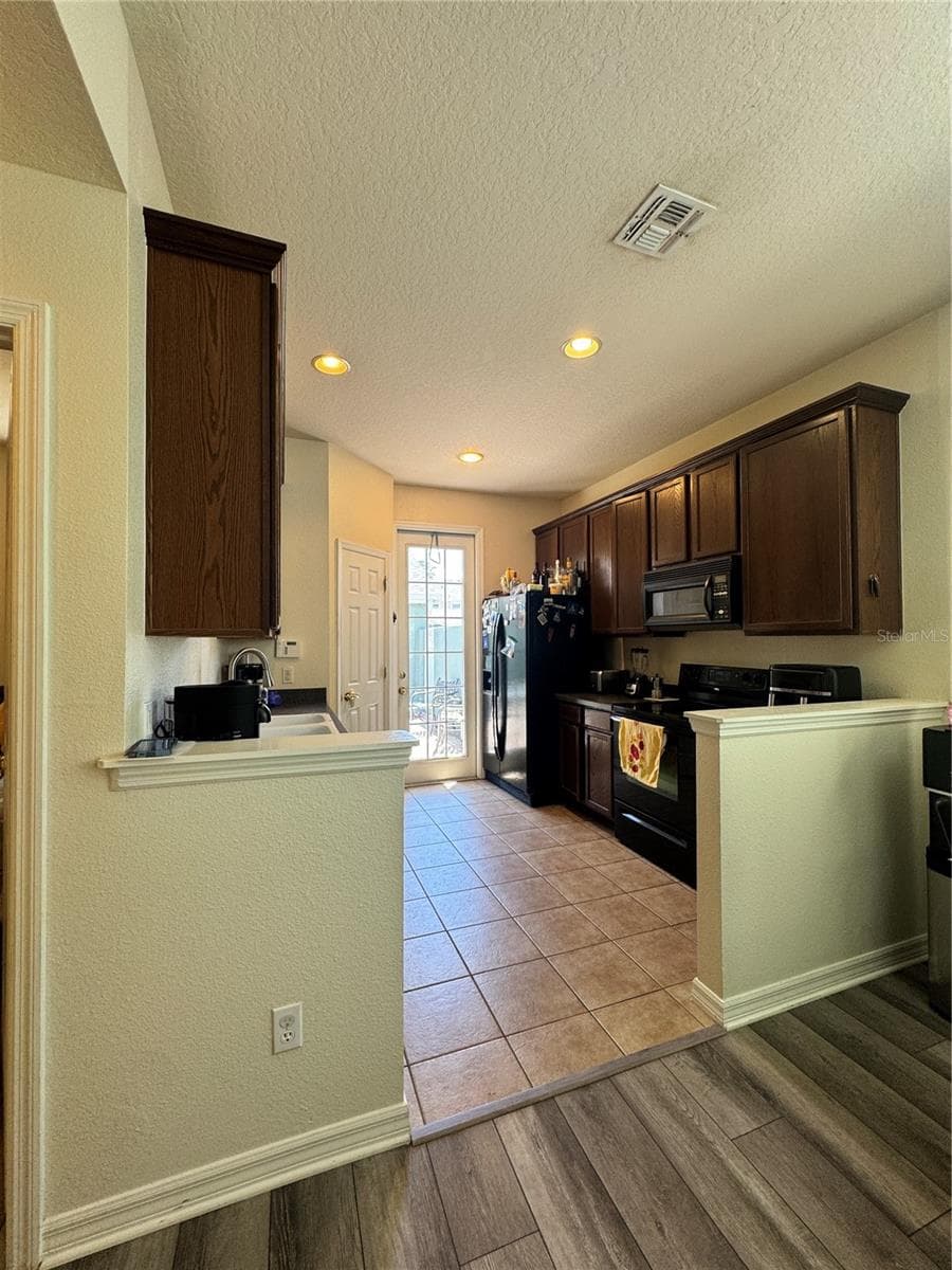 Townhouse at 8484 LEELAND ARCHER BLVD, ORLANDO, photo 24 of 37