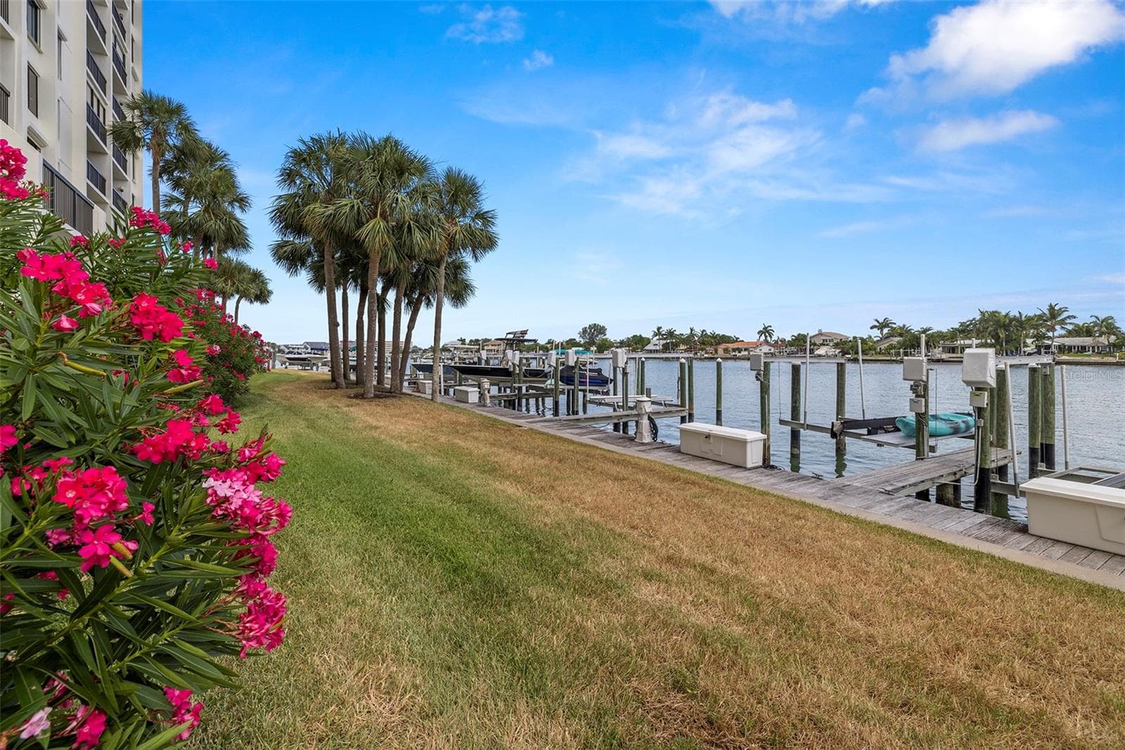 Seawall and marina - 9425 BLIND PASS RD #705, ST PETE BEACH