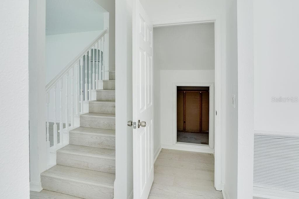 Single Family Residence at 14927 FAVERSHAM CIR, ORLANDO, photo 10 of 57