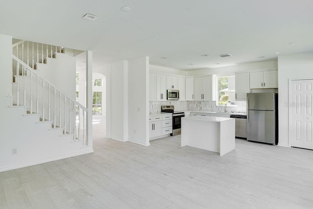 Single Family Residence at 14927 FAVERSHAM CIR, ORLANDO, photo 12 of 57
