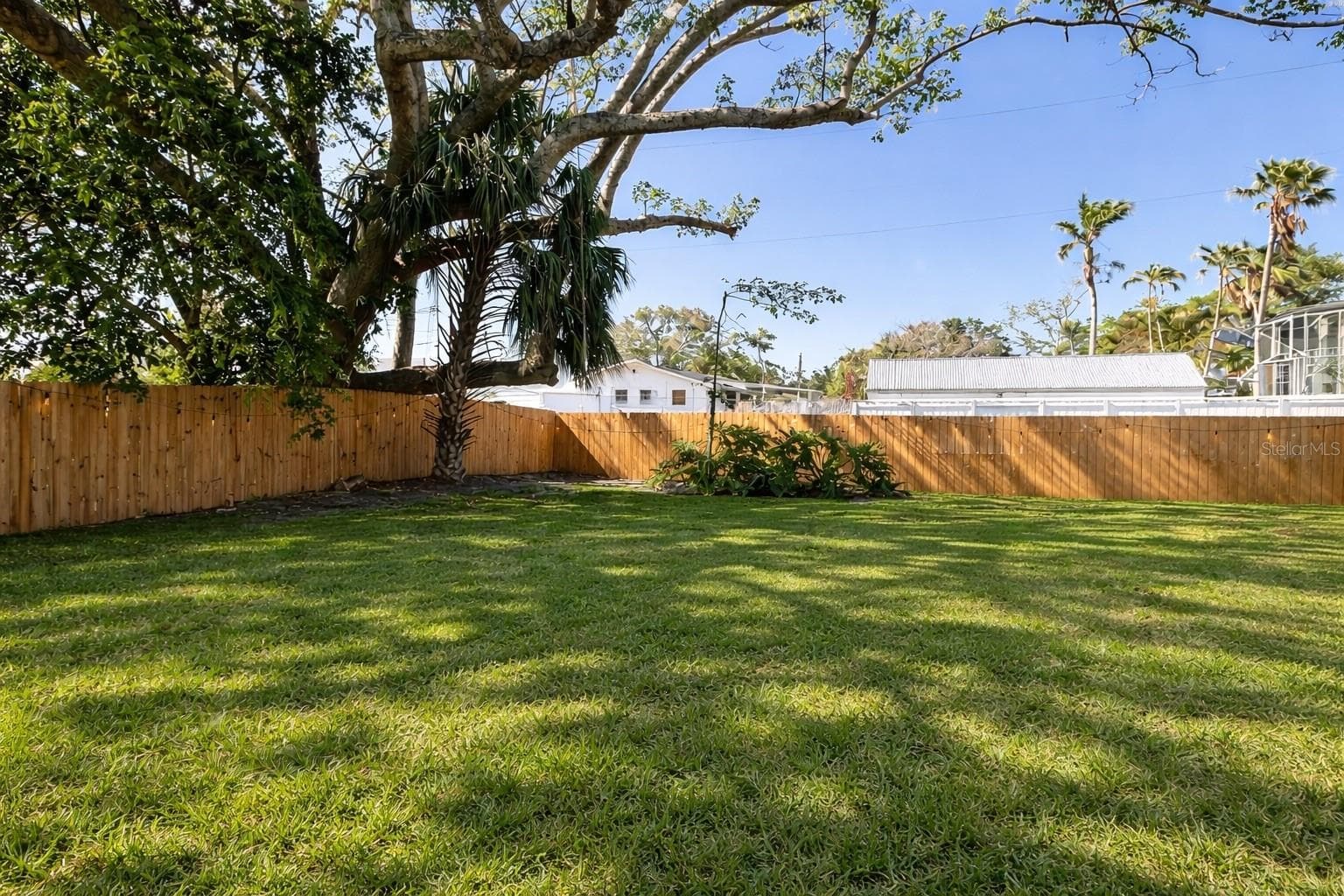 fully enclosed/ fenced backyard - 5008 27TH AVE W, BRADENTON