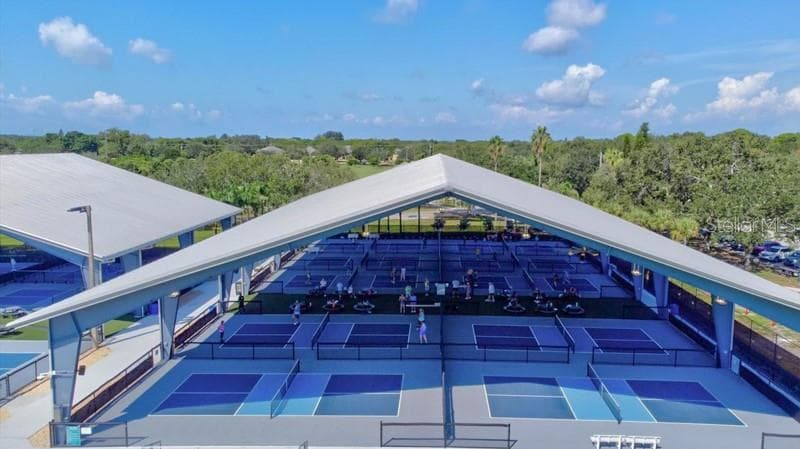tennis and pickle ball courts at GT BRAY PARK - 5008 27TH AVE W, BRADENTON