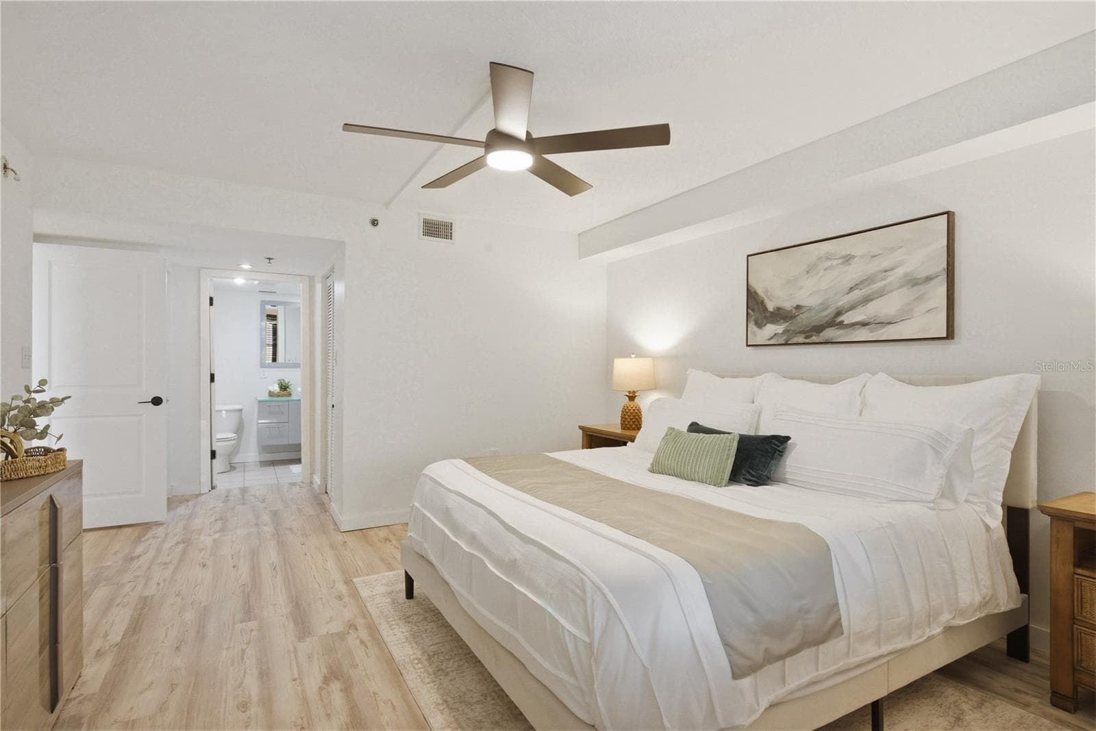 Condominium at 701 S MADISON AVE #420, CLEARWATER, photo 20 of 33