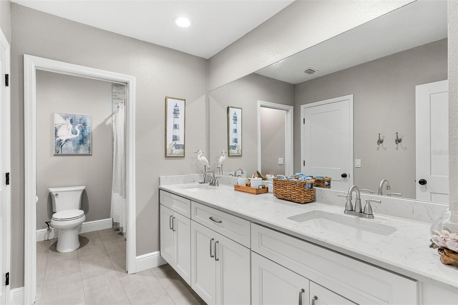 Ensuite and main guest bath - 650 OLD MIMS RD, GENEVA