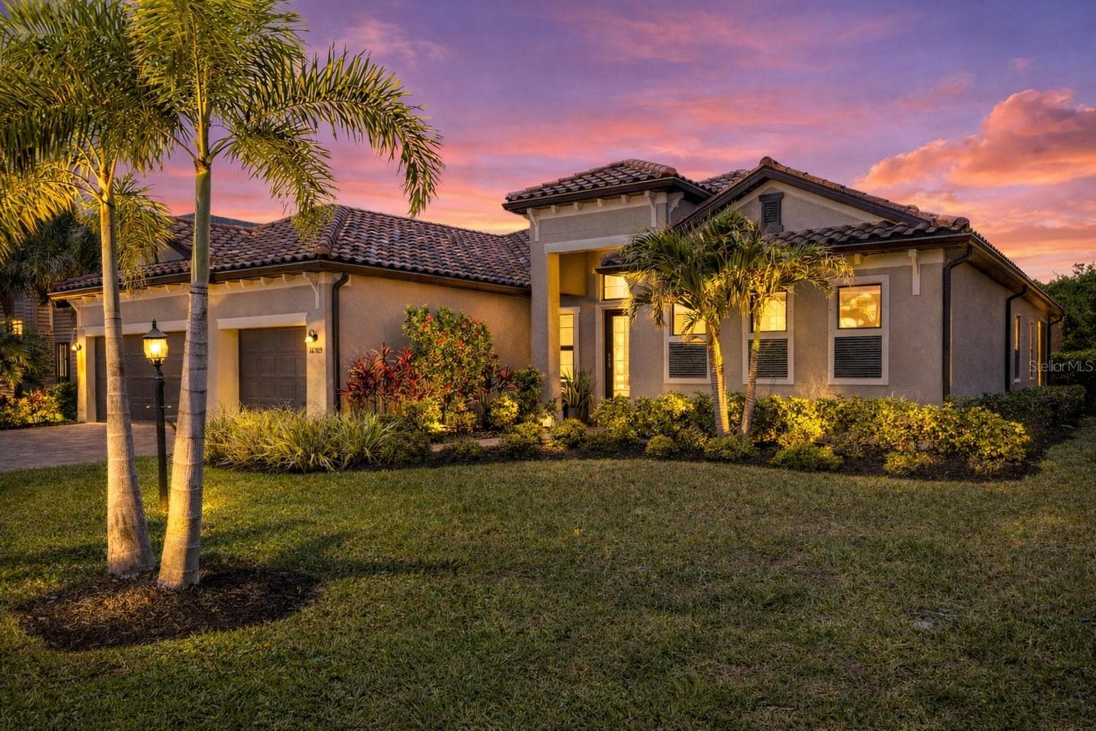 Single Family Residence at 16309 TRADEWIND TER, LAKEWOOD RANCH, photo 3 of 95