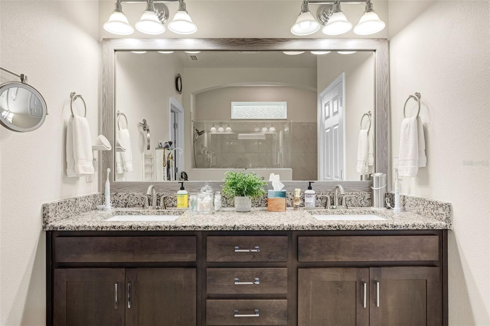 Master bathroom - 5526 GAVELLA CV, PALMETTO