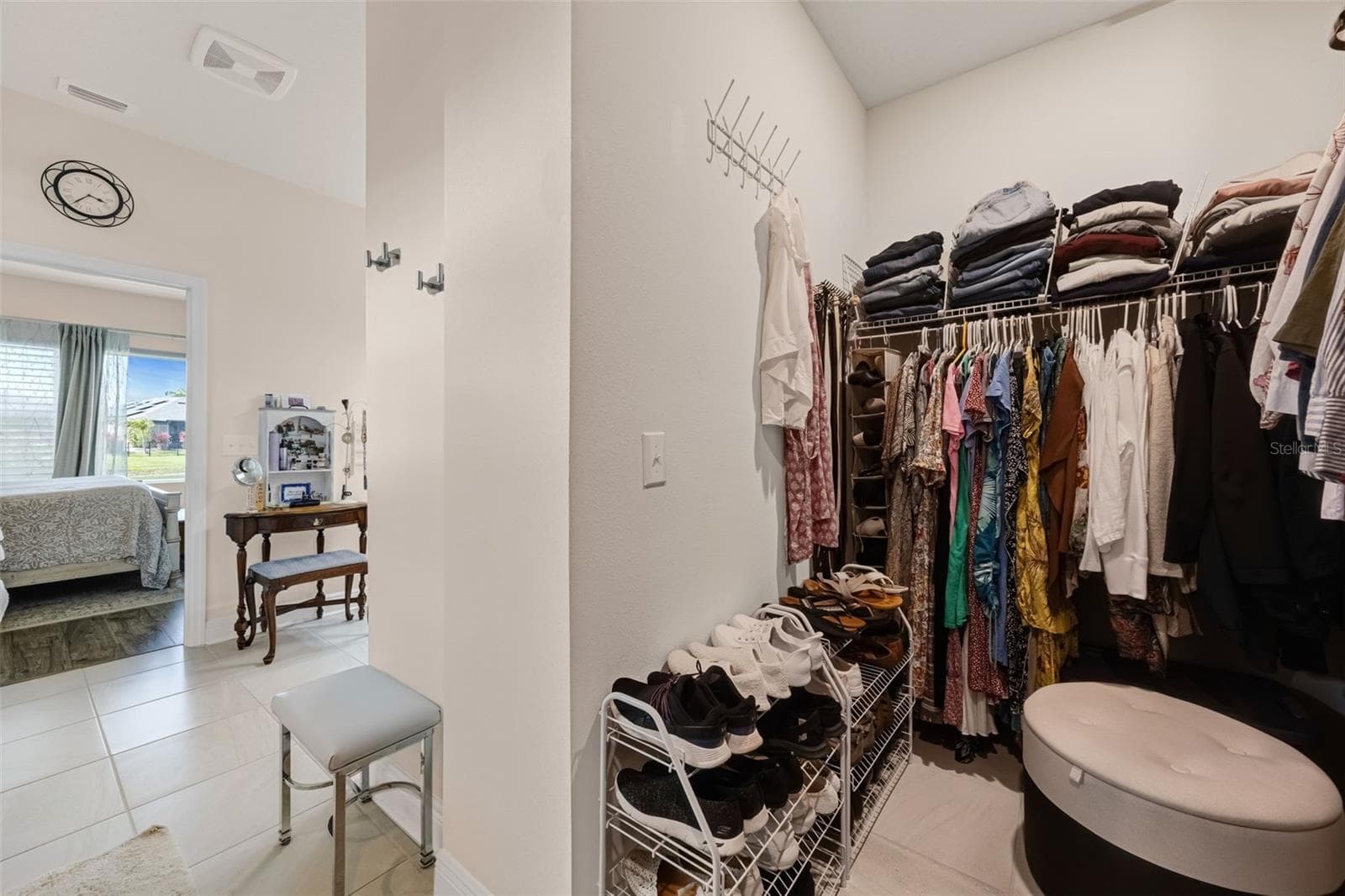 Master closet - 5526 GAVELLA CV, PALMETTO