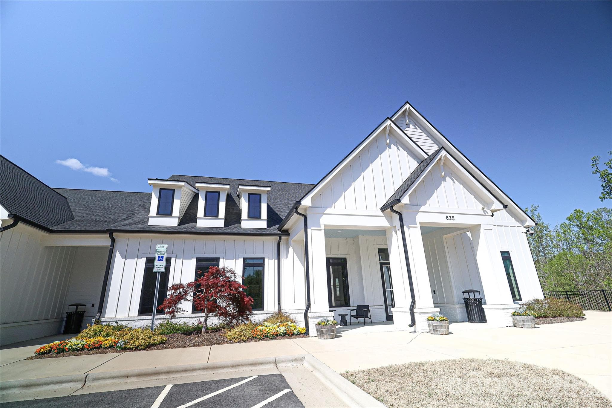 Single Family Residence at 5007 Twin River Drive, Denver, photo 15 of 44