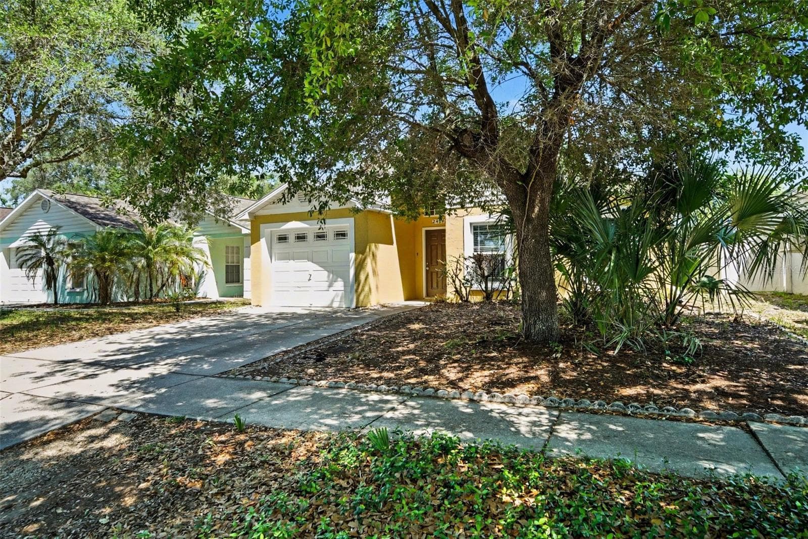 Single Family Residence at 2424 CAMDEN OAKS PL, VALRICO, photo 4 of 25