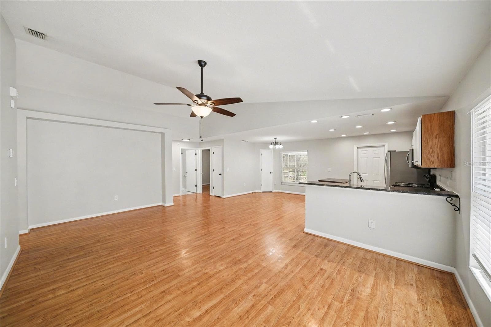 Single Family Residence at 2424 CAMDEN OAKS PL, VALRICO, photo 10 of 25