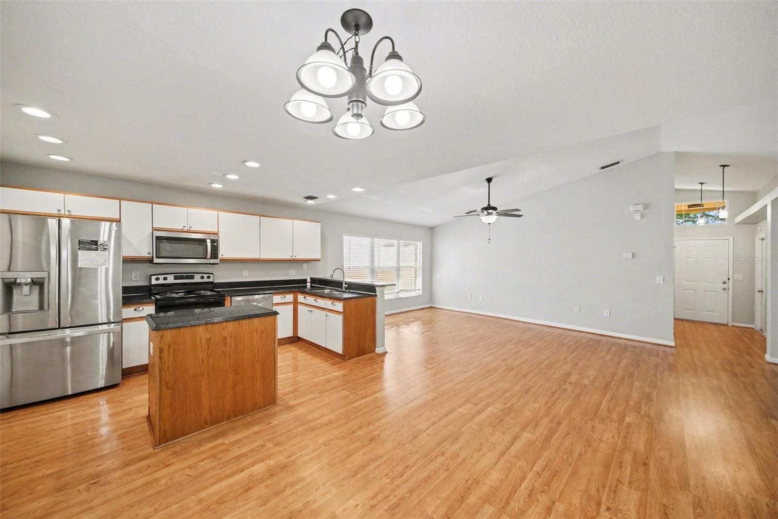 Single Family Residence at 2424 CAMDEN OAKS PL, VALRICO, photo 15 of 25