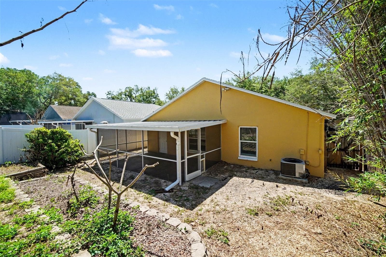 Single Family Residence at 2424 CAMDEN OAKS PL, VALRICO, photo 23 of 25