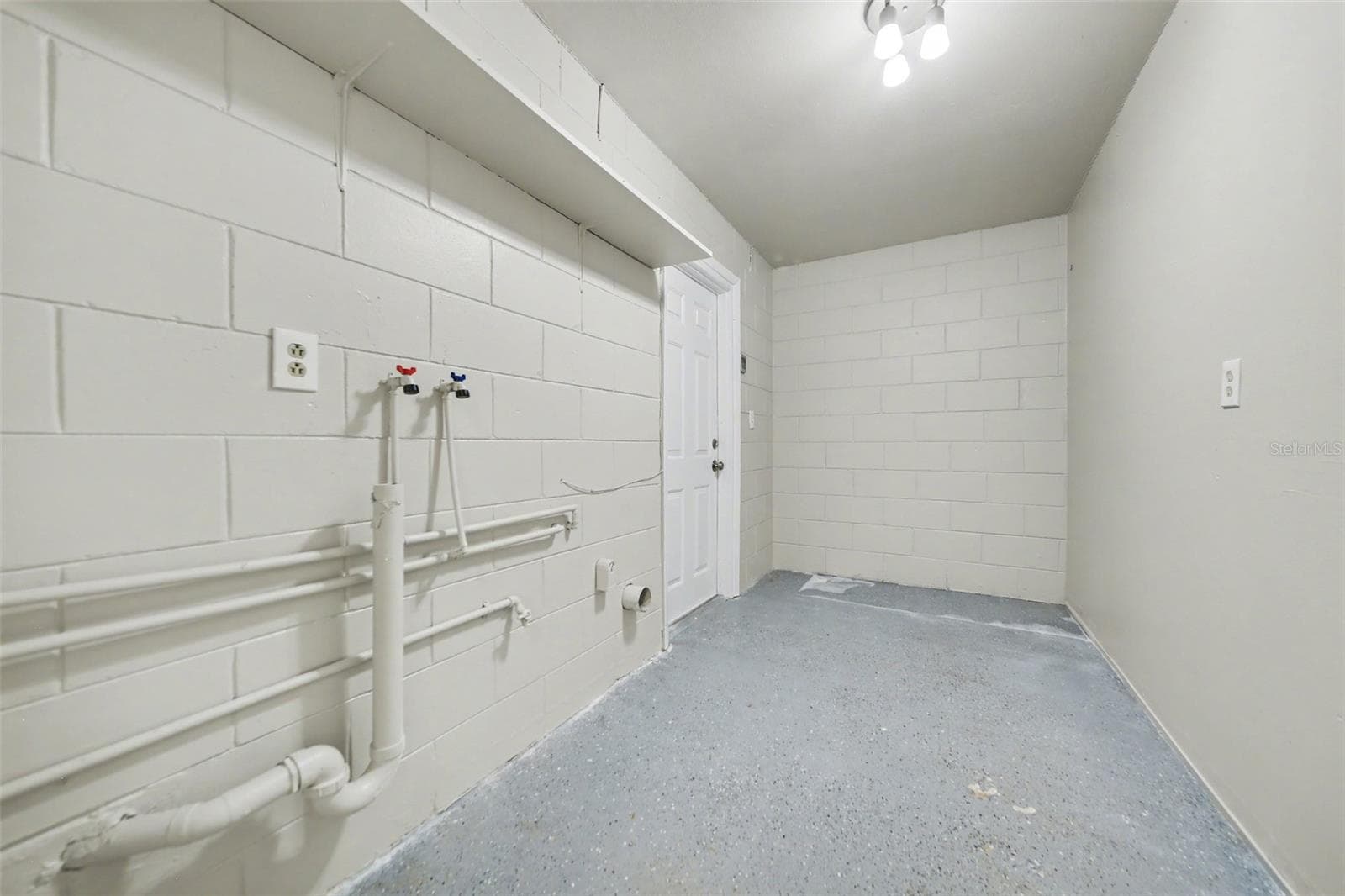 Single Family Residence at 722 GALSWORTHY AVE, ORLANDO, photo 24 of 30
