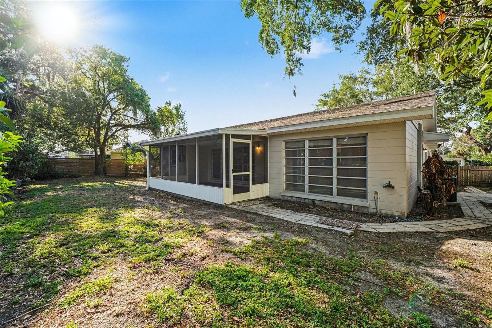 Single Family Residence at 521 W PALMEDEN DR, LAKELAND, photo 18 of 20
