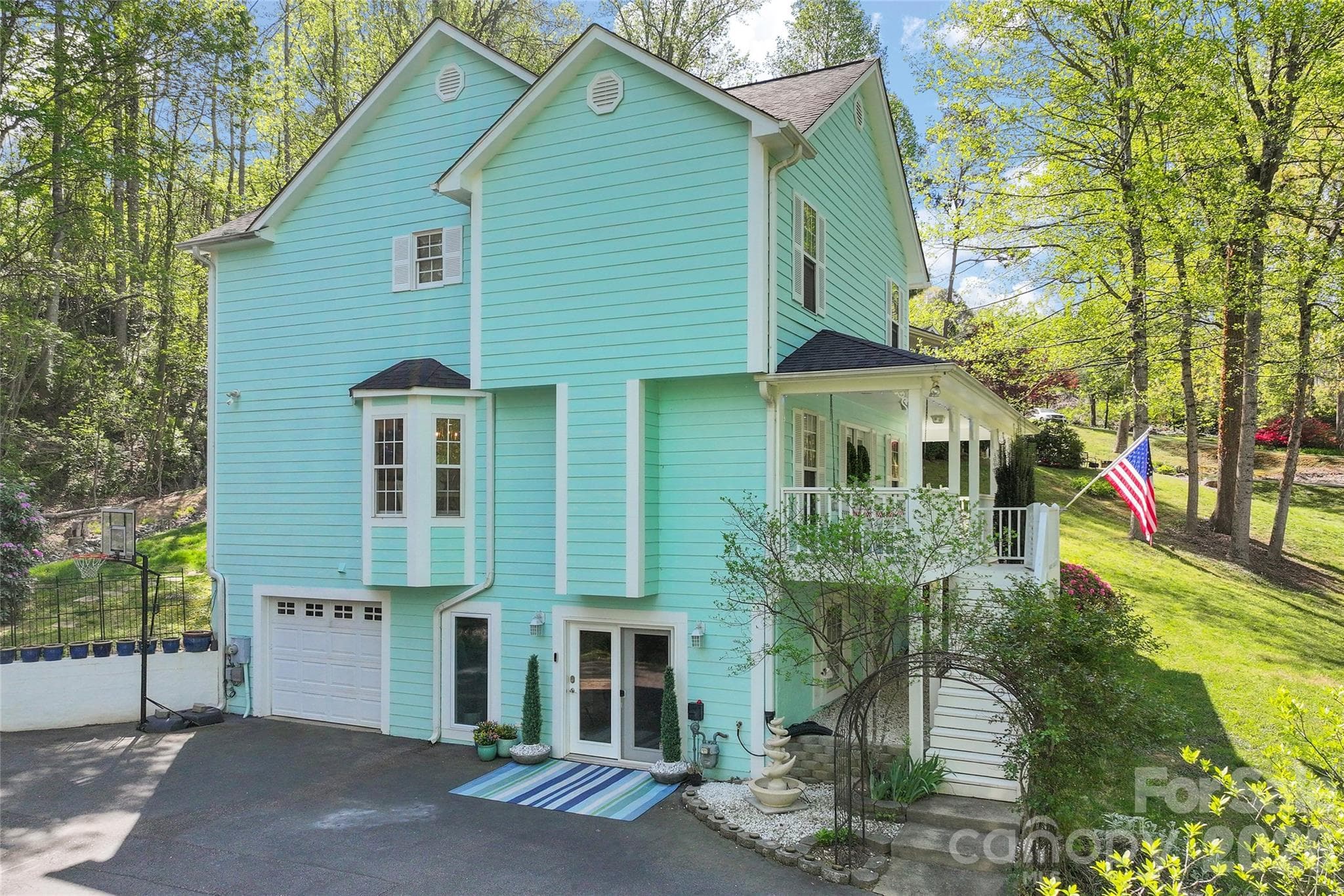Single Family Residence at 119 Friendly Lane, Asheville, photo 3 of 37
