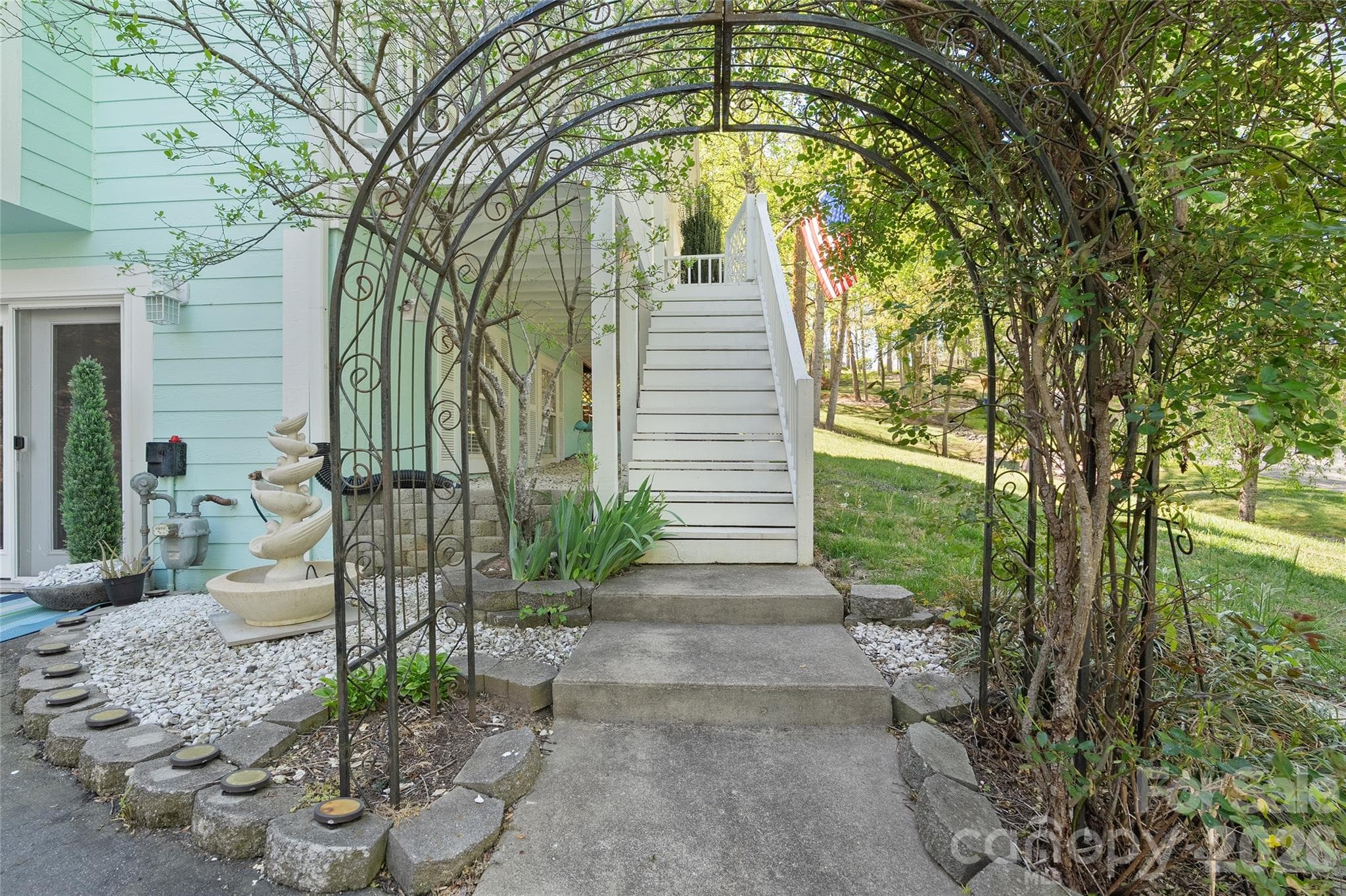 Single Family Residence at 119 Friendly Lane, Asheville, photo 4 of 37