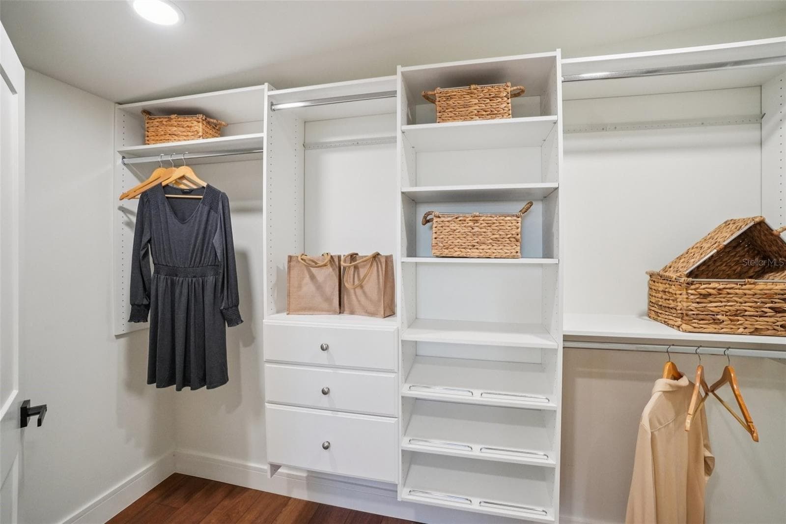Walk-in Closet with built-in closet system - 3123 W LA SALLE ST, TAMPA