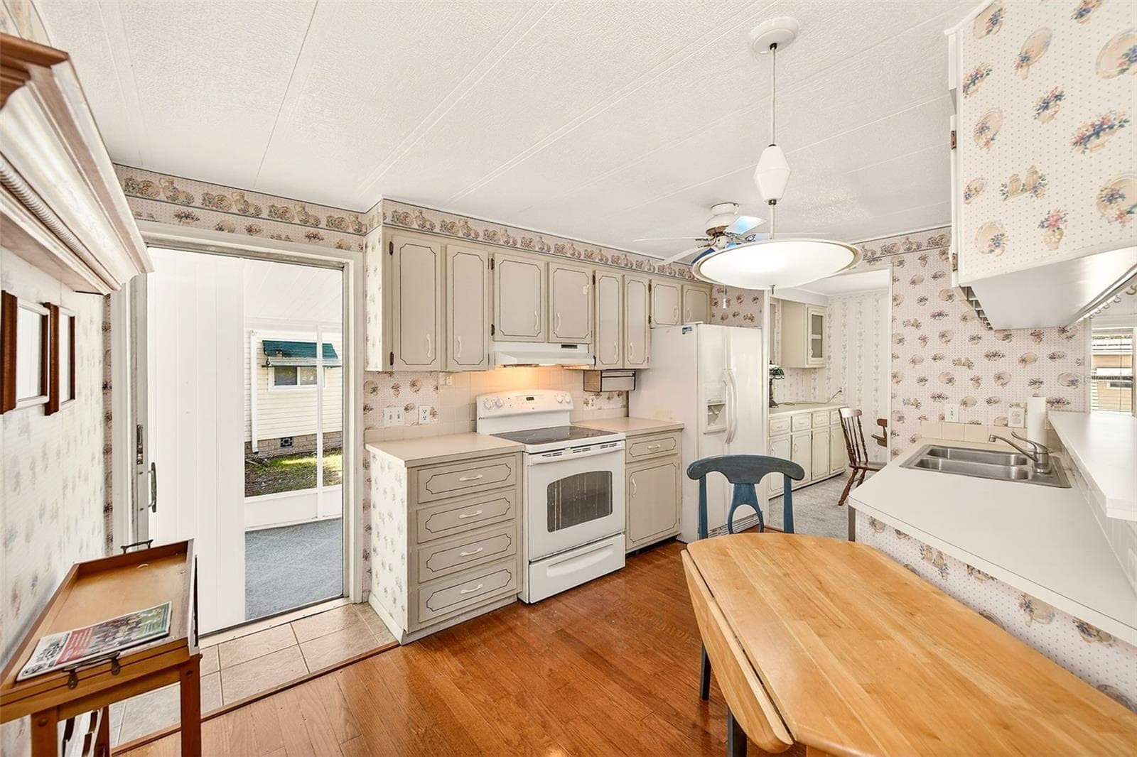Manufactured Home at 94 SUGAR BEAR DR #55, SAFETY HARBOR, photo 19 of 43