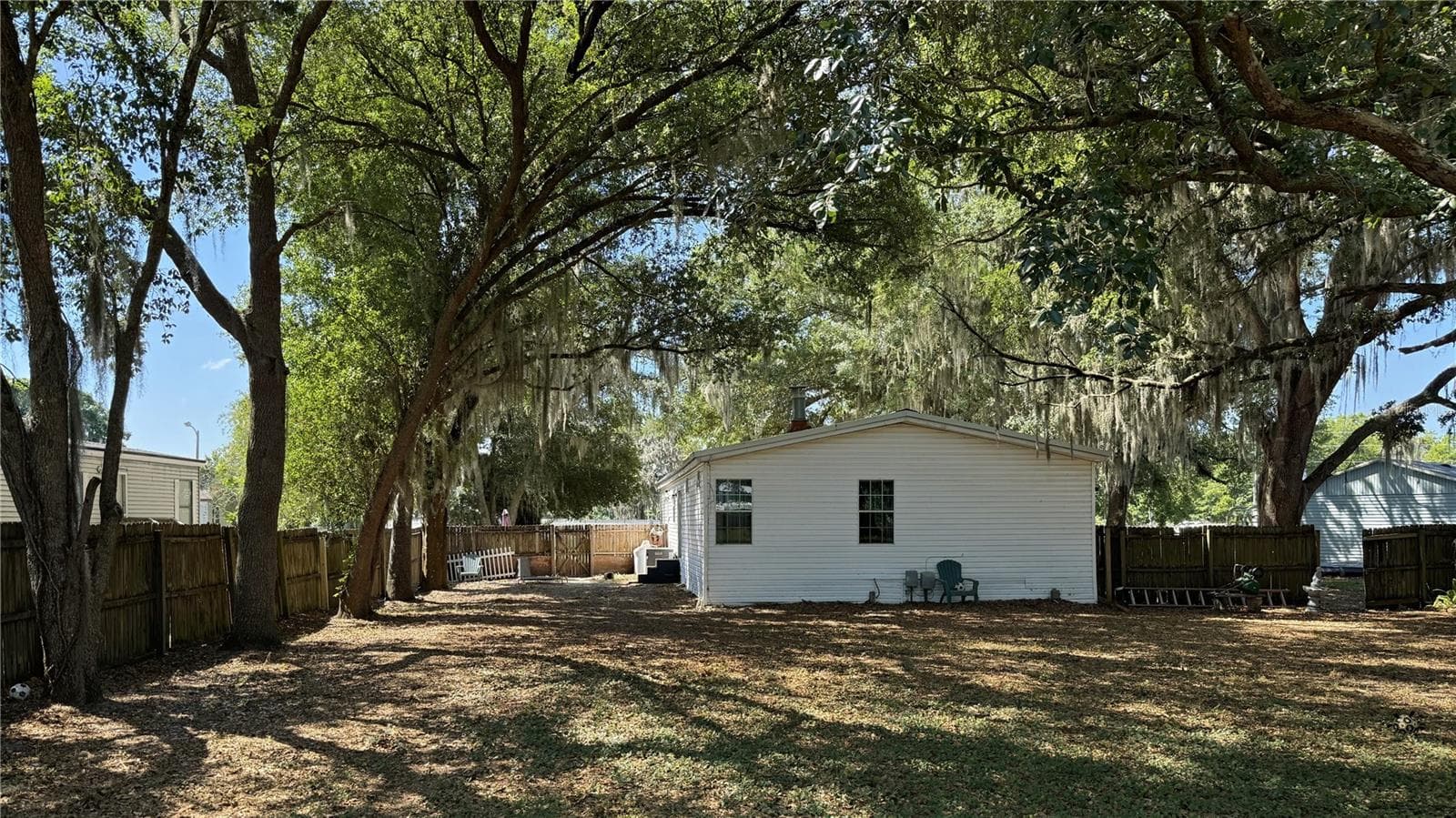 Manufactured Home at 4817 ROLLINGLEN LOOP W, LAKELAND, photo 4 of 19