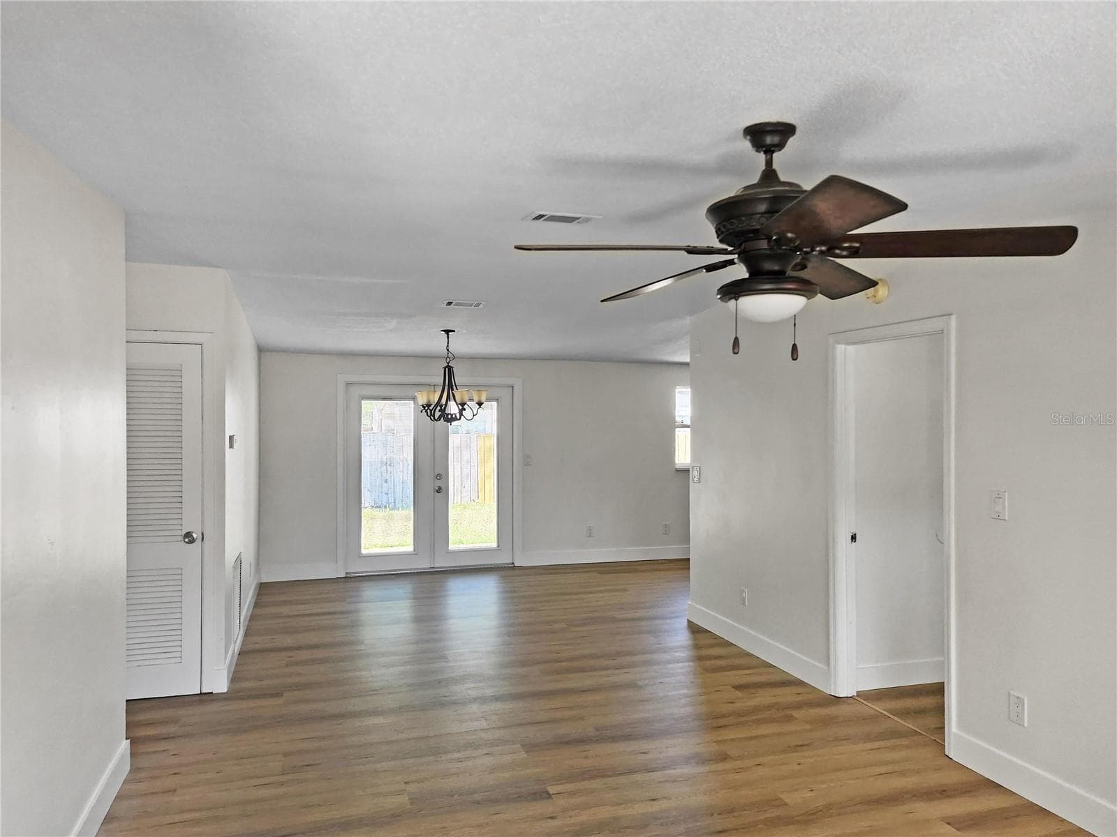 Single Family Residence at 430 SANTIAGO AVE, ORLANDO, photo 5 of 21