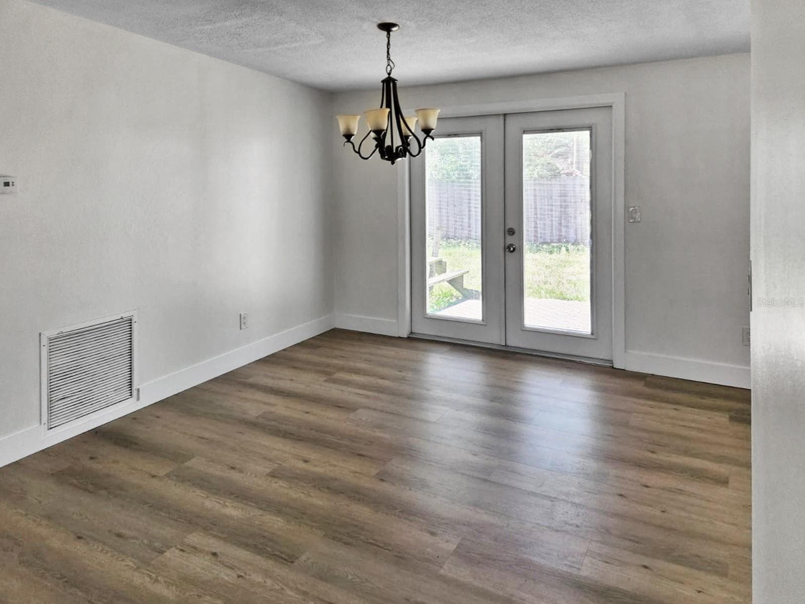 Single Family Residence at 430 SANTIAGO AVE, ORLANDO, photo 8 of 21