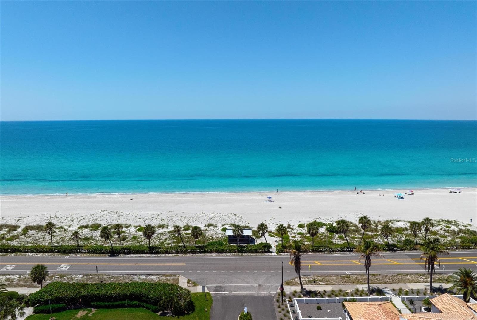 Private beach for Longboat Key Estates residents only! Below center is Royal Road, entrance to Longboat Key Estates. Simply cross Gulf of Mexico Drive and enter the sandy entrance between the high bushes! - 581 ROUNTREE DR, LONGBOAT KEY