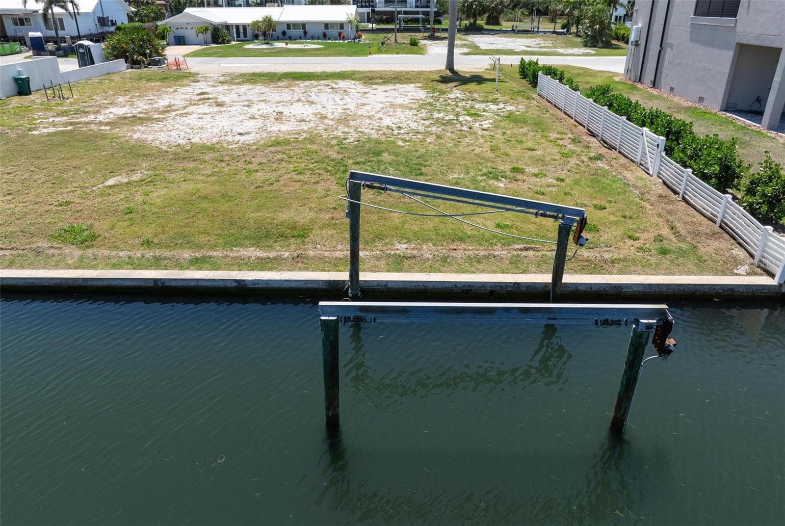 Location for new seawall and dock. - 581 ROUNTREE DR, LONGBOAT KEY
