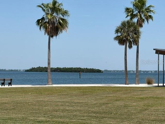 Bayfront Park peaceful waterfront. - 581 ROUNTREE DR, LONGBOAT KEY