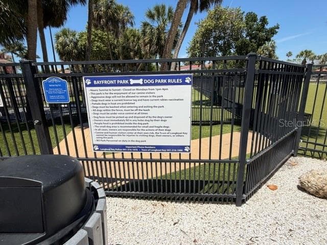 Popular Bayfront Park Dog Park for small and large dogs! - 581 ROUNTREE DR, LONGBOAT KEY