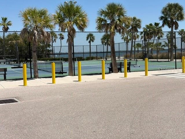 Pickleball Courts at Bayfront Park. Tennis courts adjacent to it. Lighted. Open until 11pm. - 581 ROUNTREE DR, LONGBOAT KEY
