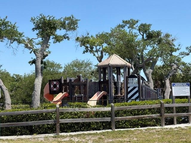 Large playground at Bayfront Park - 581 ROUNTREE DR, LONGBOAT KEY